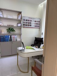 -苗方清颜专业祛痘·皮肤管理