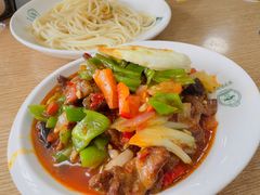 -歹歹的加个面过油肉拌面
