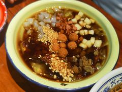 -爆炸头阿姨小四川正宗川味小吃(无任何分店)