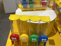 -m豆巧克力世界(上海世茂广场店)