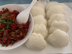 辣皮子配荷叶饼-马尔龙新疆饭店·清真(瑞景店)