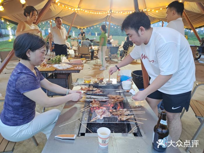松山湖南湖湾露营营地图片