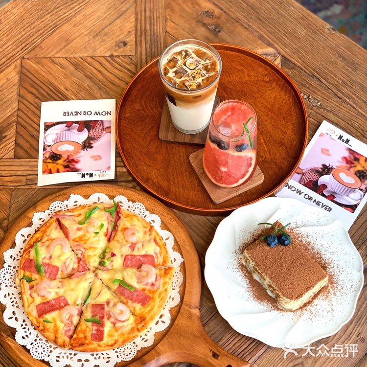 青岛首家油画咖啡厅🎨就藏在金沙滩啤酒城‼️