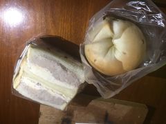 -沁屋面包店(人民东路店)