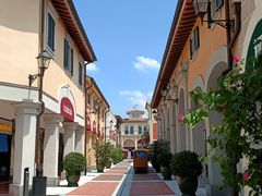 -佛罗伦萨小镇广佛名品奥特莱斯(疏港路店)