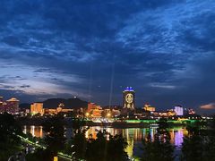 -中国宜宾·长江地标广场