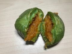 蛋黄肉松青团-乔家栅(襄阳南路店)