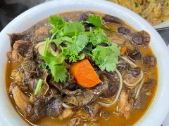 小鸡炖蘑菇-东北福源铁锅炖