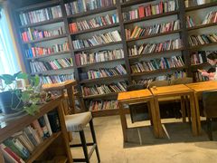 -房角石咖啡与书(吉大南校店)