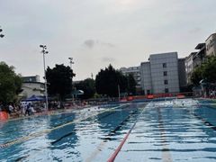 -矿泉游泳场