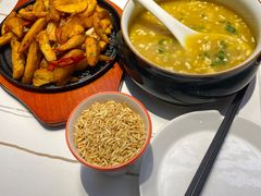 -阿瓦山寨·湘菜现炒·剁椒鱼头王(咸阳总店)