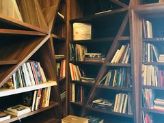 -钟书阁(松江泰晤士小镇店)