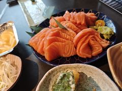 -铭牛烧肉·和牛海鲜自助(高新月牙湖店)