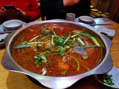 -野山舂·贵州现舂酸汤火锅(鸿通城店)