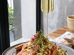 烤三文鱼沙拉-O'mills Sourdough Bakery&Bistro(永嘉路店)