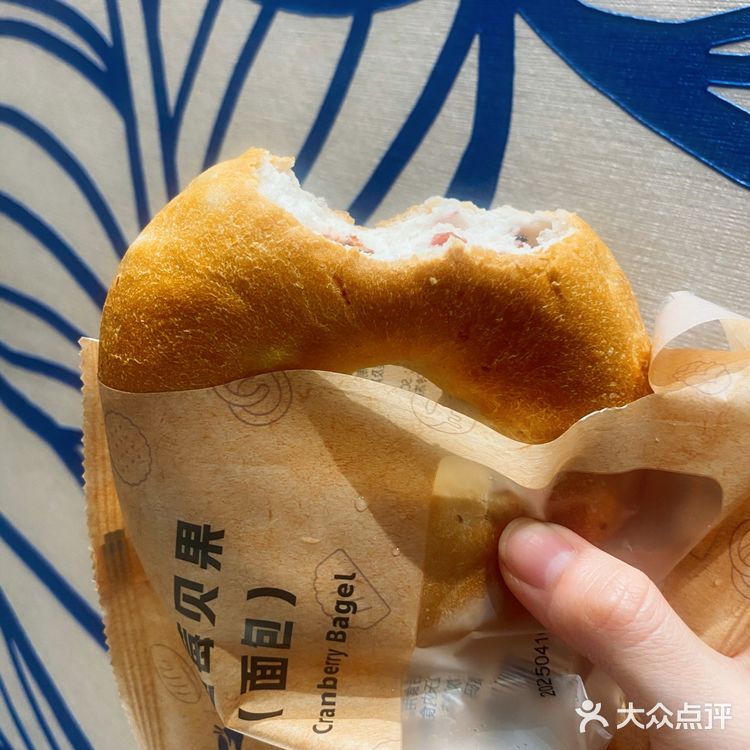 今日份瑞幸贝果真实评价！！！🥯