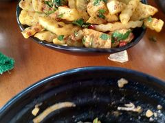 -鸿浩扒猪脚米线