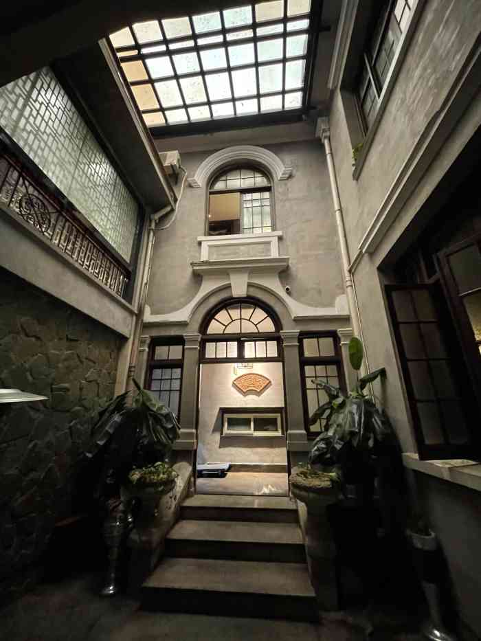 美庐时尚餐厅湖北菜南京路店