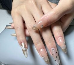 -艾珂·美甲美睫