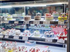 面包甜点陈列柜-巴黎贝甜(右安门店)