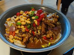 馋嘴牛蛙锅-蜜桃餐厅·伴山(绿宝广场店)