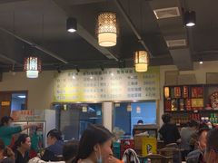 -肖肖酸萝卜鱼火锅(总店)