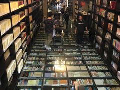 -钟书阁(松江泰晤士小镇店)