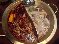 -重庆爽翻天老火锅(临平万达广场店)