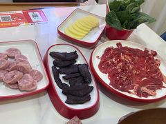 -毛辣果·贵州红酸汤牛肉火锅(西单店)