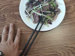 -清真吴记门钉肉饼·喜多利