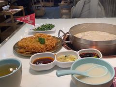 -洪氏嗨捞·猪肚鸡火锅(阳光天地店)