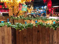 -老滇山寨•云南特色菜•地方菜•民族风情歌舞表演(金碧店)