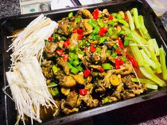 炭烧牛蛙平锅紫苏味-蘭奢雅集·江浙菜(青山江滩店)