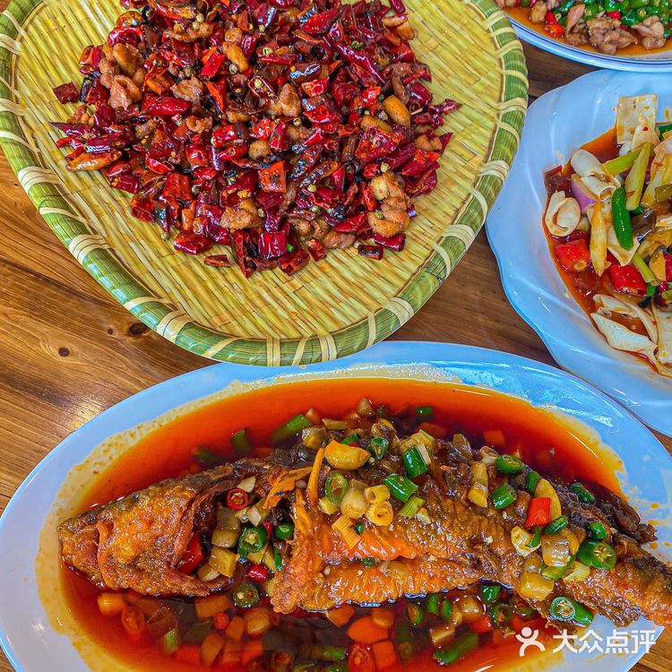 二刷藏在解放碑写字楼里的地道重庆江湖菜🔥