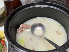-土砂锅生态山庄·非遗砂锅雅鱼