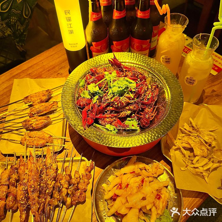 在民谣江湖烧烤酒馆感受云南的松弛…