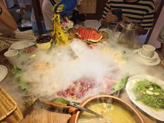 -老滇山寨•云南特色菜•地方菜•民族风情歌舞表演(金碧店)