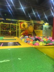 -蹦蹦跳跳(新奥购物中心店)