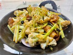 干锅有机菜花-鸿亨泰杂鱼馆(港馨家园店)