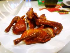 烤乳鸽-粤小馆(天安云谷店)