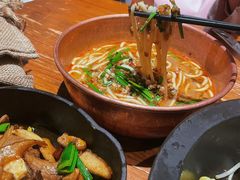 小锅米线-云海肴·汽锅鸡·云南代表菜(美罗城店)