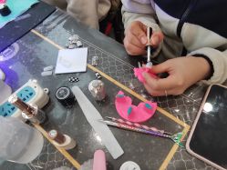 -小乐化妆美甲半永久培训学校