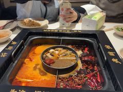 -老牌坊云南鱼豆花火锅(哈西万达店)