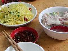 -雷祖芳老妈蹄花店
