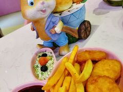 -水桶王国主题餐厅·聚会·生日派对·亲子活动·家庭套餐(亚龙湾希尔顿店)