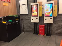 -麦当劳(上海虹桥站30B检票口楼上)