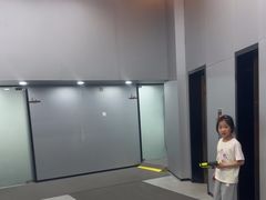 -蓝海豚游泳俱乐部(南京西路店)
