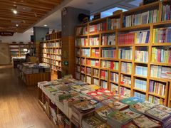 -新华书店(泉城路店)