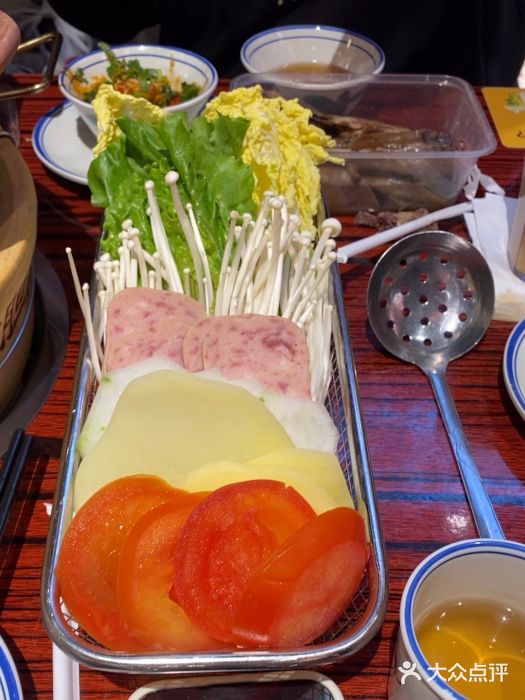 沙胆彪炭炉牛杂煲(上海日月光广场店)图片