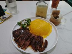 黑椒牛扒蛋包饭-锦园春香港茶餐厅(西海湾旗舰店)